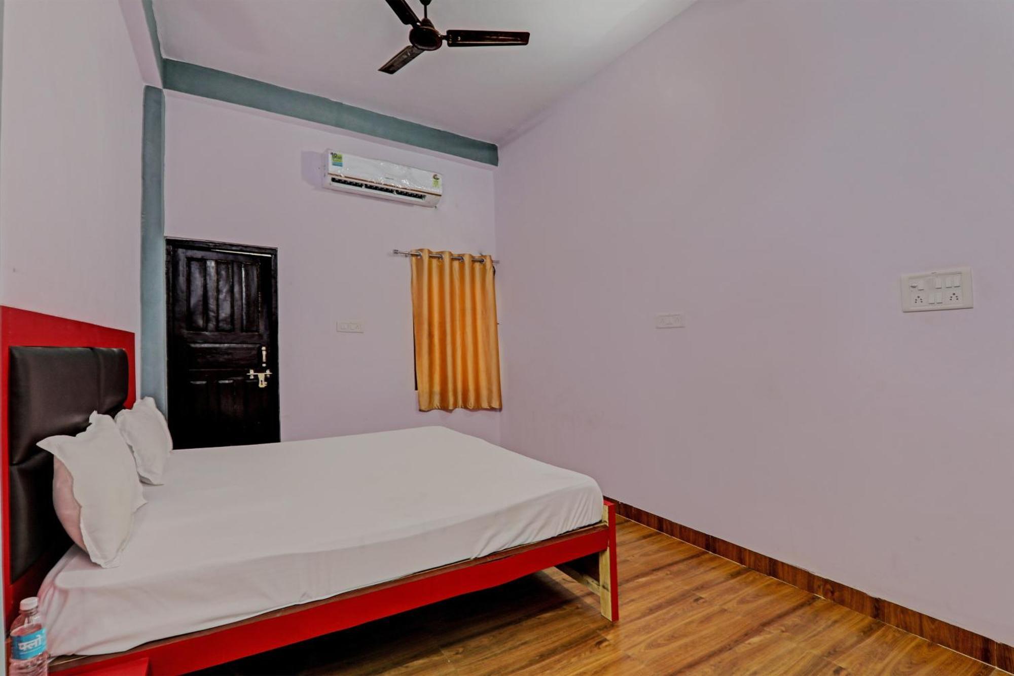 Oyo Hotel Crown Lucknow Exterior photo