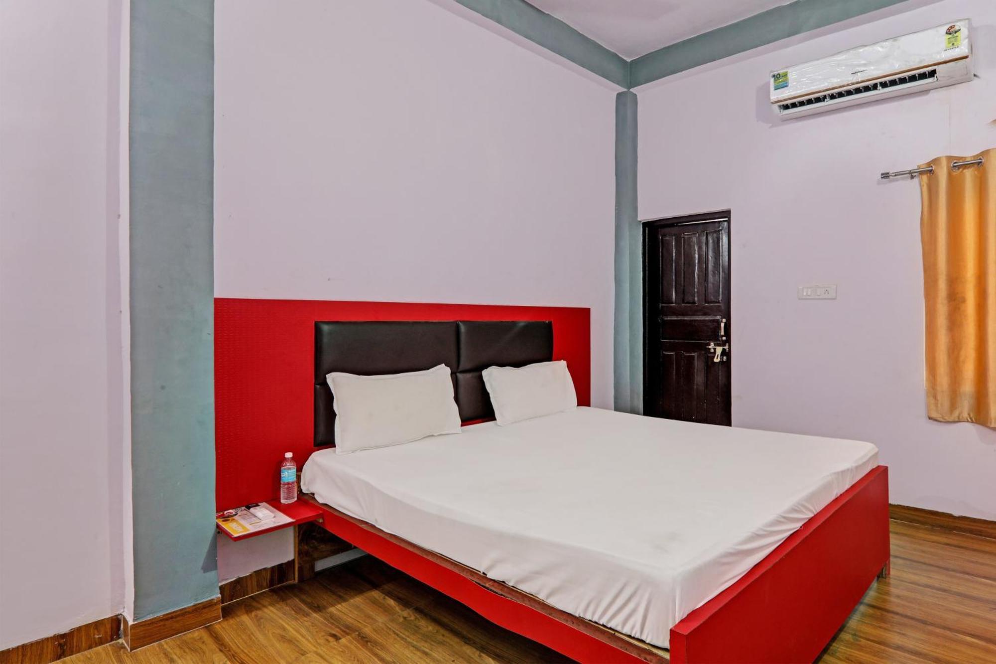 Oyo Hotel Crown Lucknow Exterior photo