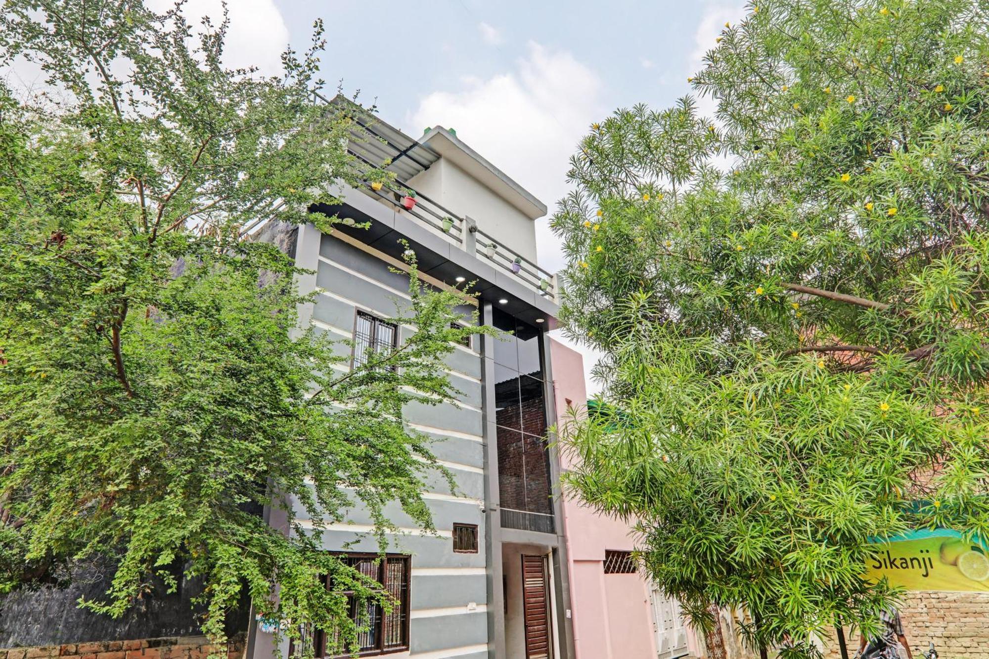 Oyo Hotel Crown Lucknow Exterior photo
